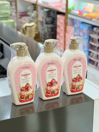 قیمت و خرید عمده لوسیون بدن بستنی کیک توت فرنگی بیوآکوا حجم 400 میلی لیتر